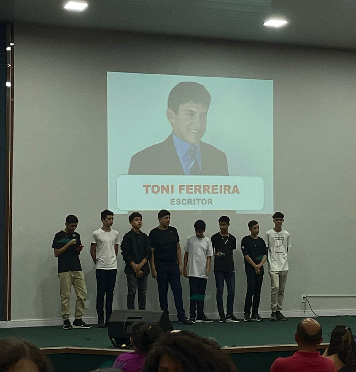 O Poeta das Estradas Toni Ferreira recebe homenagem na Associação Tocantinense dos Municípios