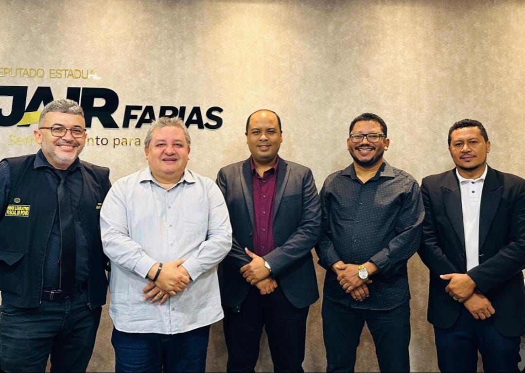 Vereadores da Bancada do PODEMOS de Tocantinópolis São Recebidos na AL Pelo Deputado Jair Farias.