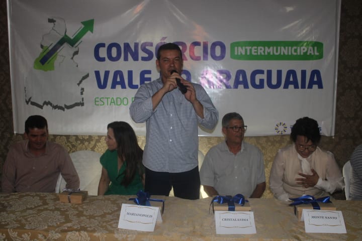 Isaías Piagem consolida liderança regional no Vale do Araguaia e é reverenciado por Jair Farias: “trabalho extraordinário, dedicado”