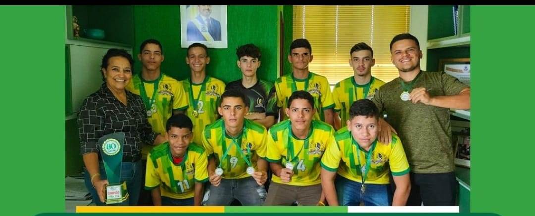 Incentivo ao esporte: Enfermeira Nezita recebe equipe campeã do sub-17 nos JAPS Paraíso