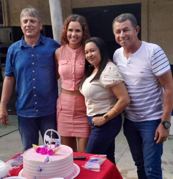 Ilton Coutinho participa do aniversário da Elizangela Serafim, filho do vice-prefeito de Marianópolis, Valdeci Serafim