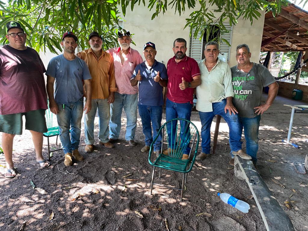 Empresário e líder político Rogério Lima Ribeiro participa de almoço na chácara do senhor Carlito em Marianópolis do Tocantins