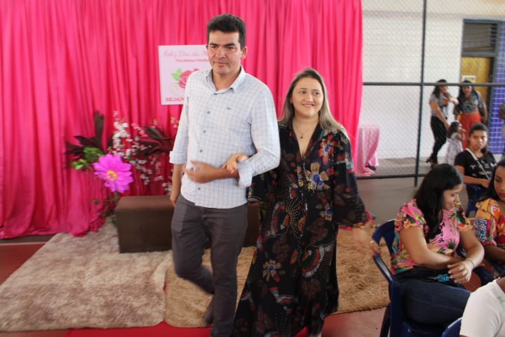 Prefeito Irmão Geciran Saraiva leva mensagem de natal a Dois Irmãos do Tocantins