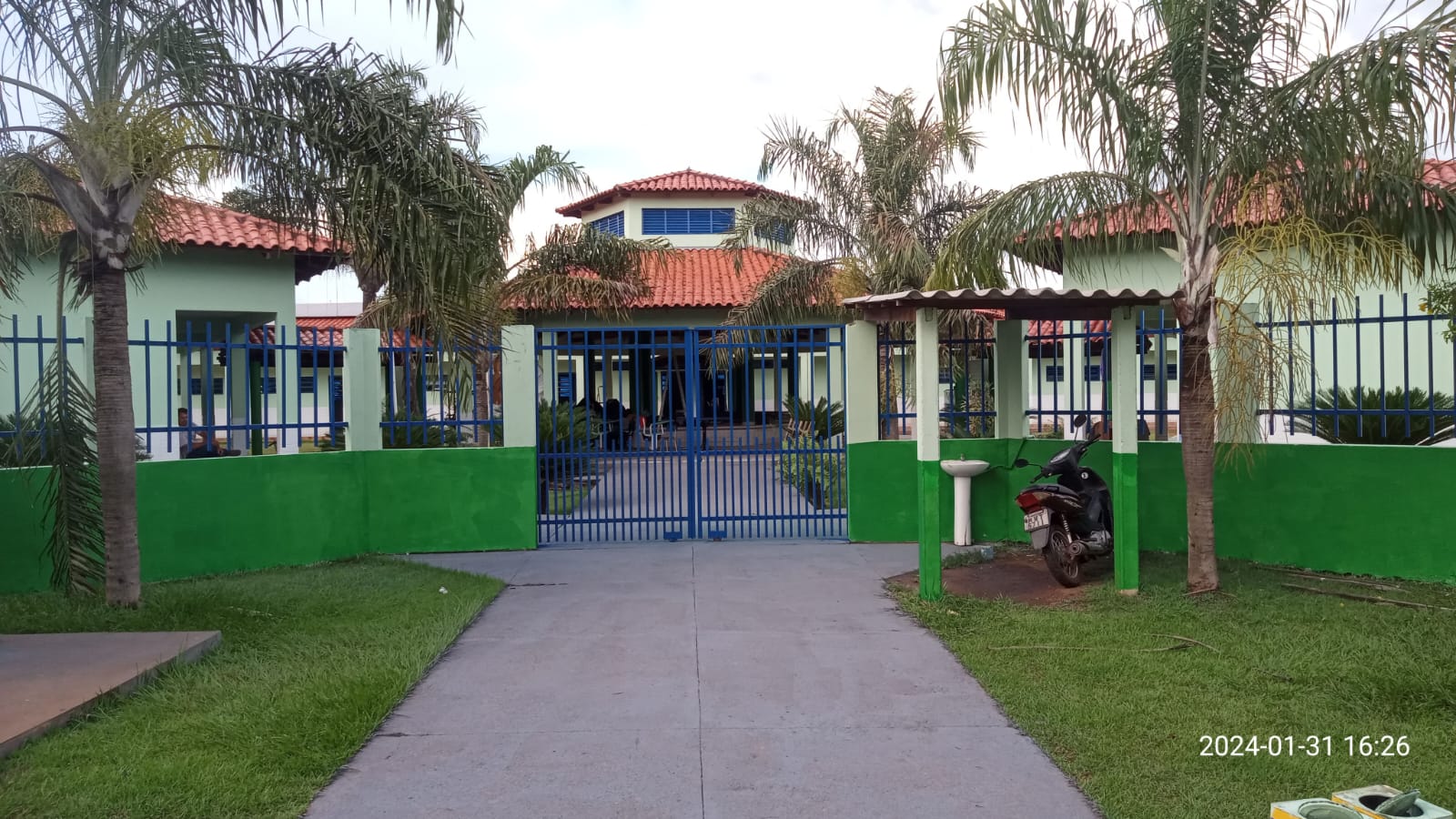 Escola Municipal Tocantins no distrito de Campina Verde passam por reforma antes da volta às aulas que acontecerá nesta segunda-feira (05)