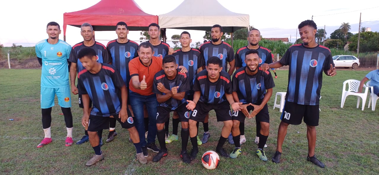 Pré-candidato a prefeito de Marianópolis do Tocantins, Ilton Coutinho participa de torneio de futebol no povoado do Café da Roça