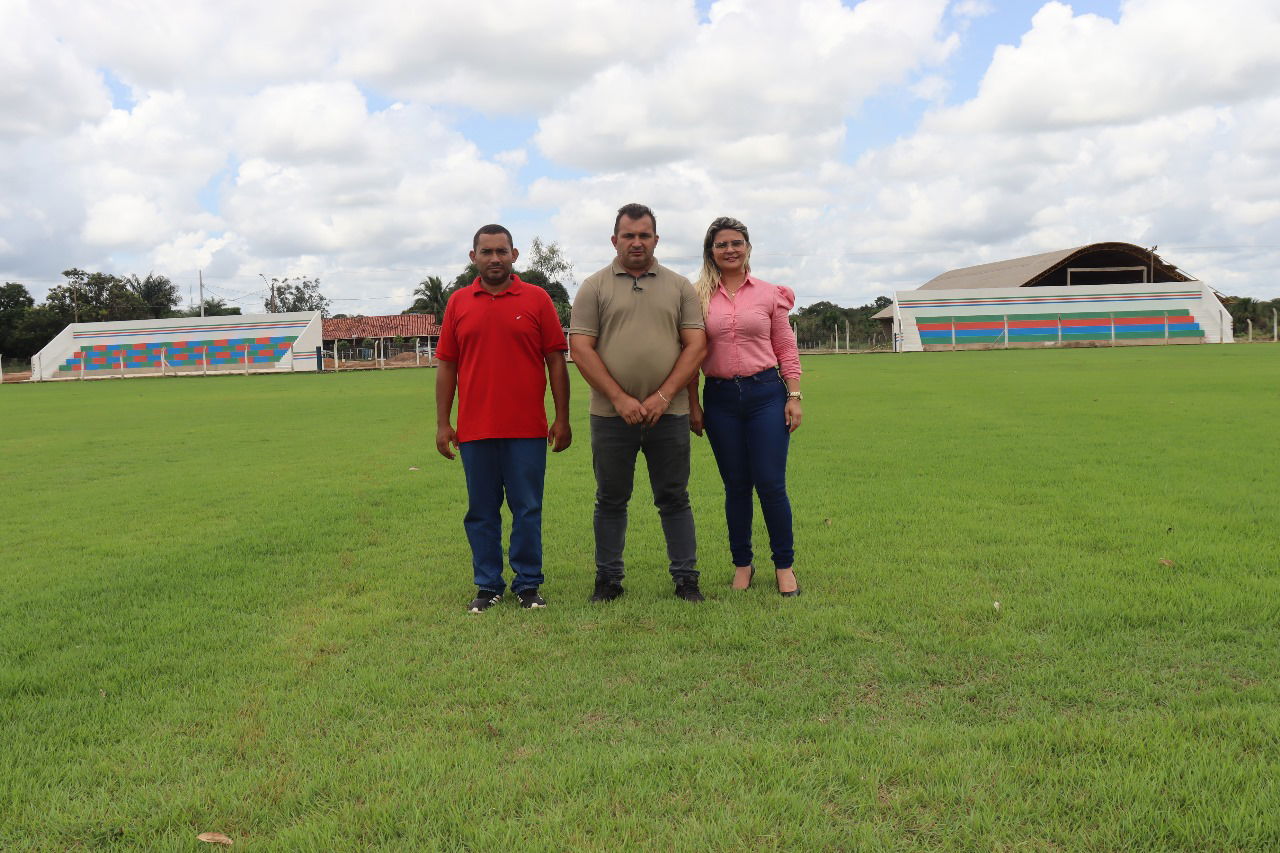 Implantação do novo gramado, construção de arquibancada e iluminação do estádio Mariano Pereira em Abreulândia entra na reta final