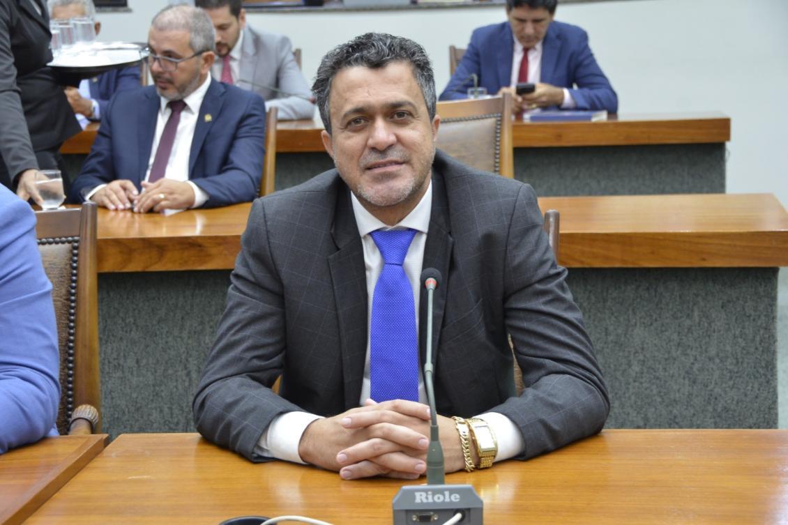 Luciano Oliveira destaca compromisso com a população durante primeira sessão do ano na Aleto