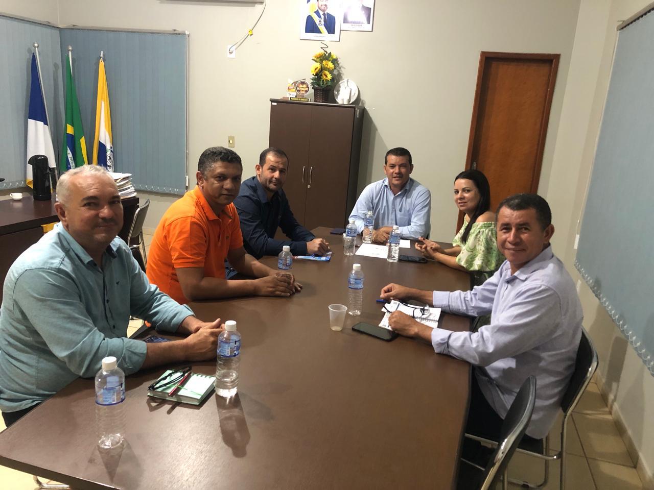 Exclusivo: Piagem reúne com prefeituriaveis e grupo caminha para indicar nome à sucessão municipal em Marianópolis