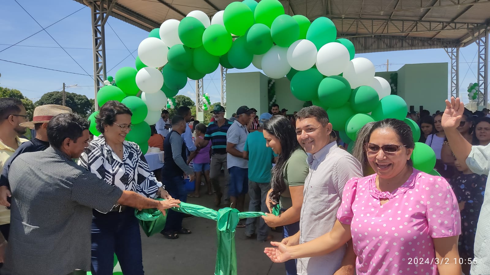 Nezita inaugura Feira Coberta Genário Dias no distrito de Campina Verde e enaltece Legislativo que aprovou recurso para execução da obra