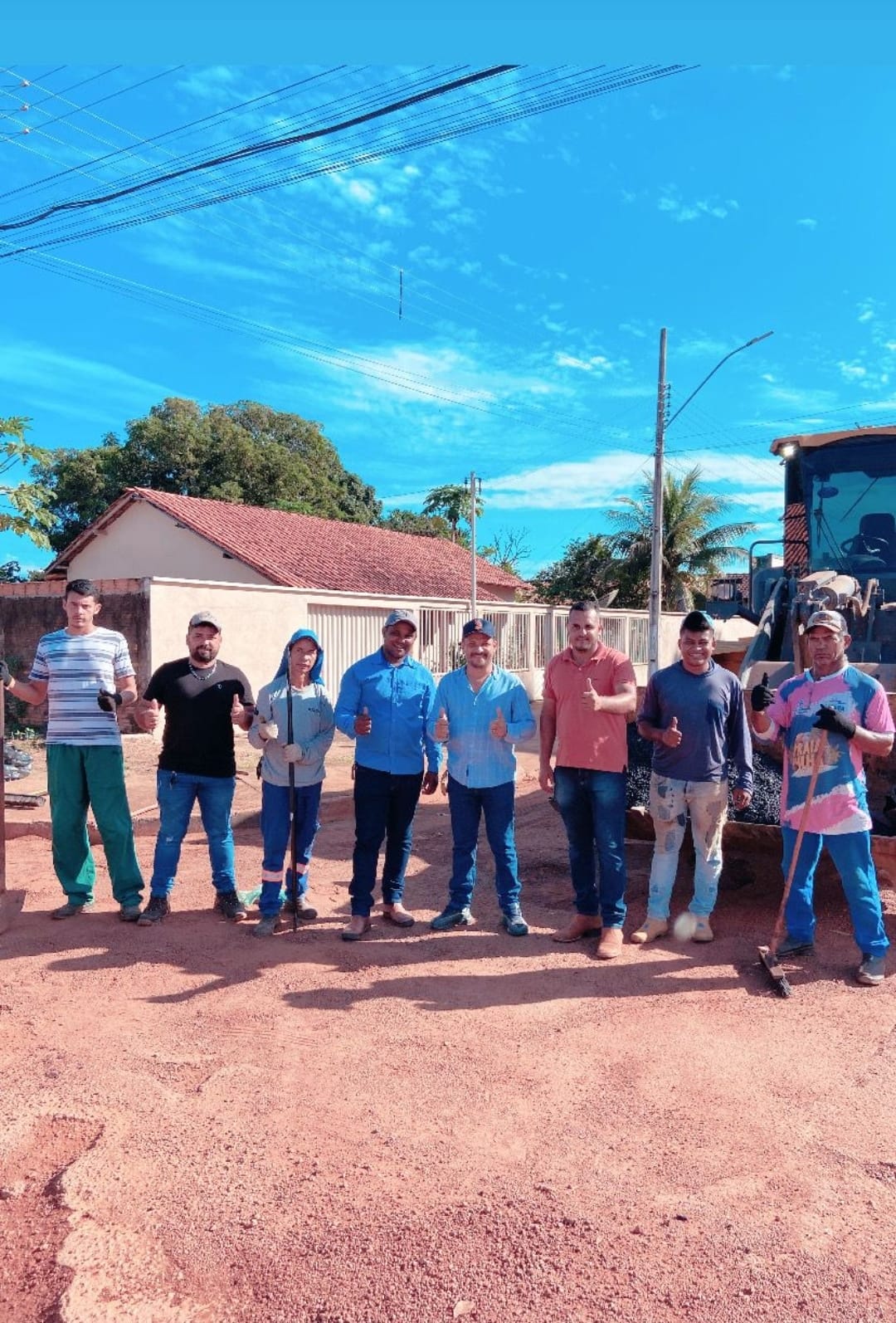 Prefeitura de Caseara promove operação tapa buraco que tem prefeito Marcos do Chico botando a mãos na massa