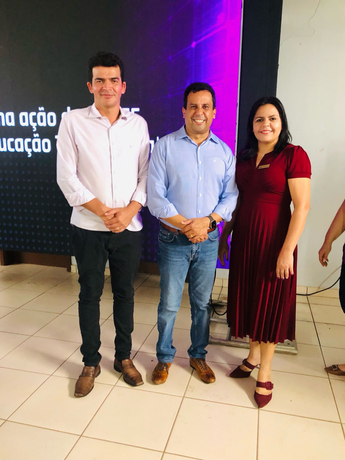 Prefeito de Dois Irmãos, Irmão Geciran participa da cerimônia de entrega de notebooks para professores da Superintendência Regional de Educação