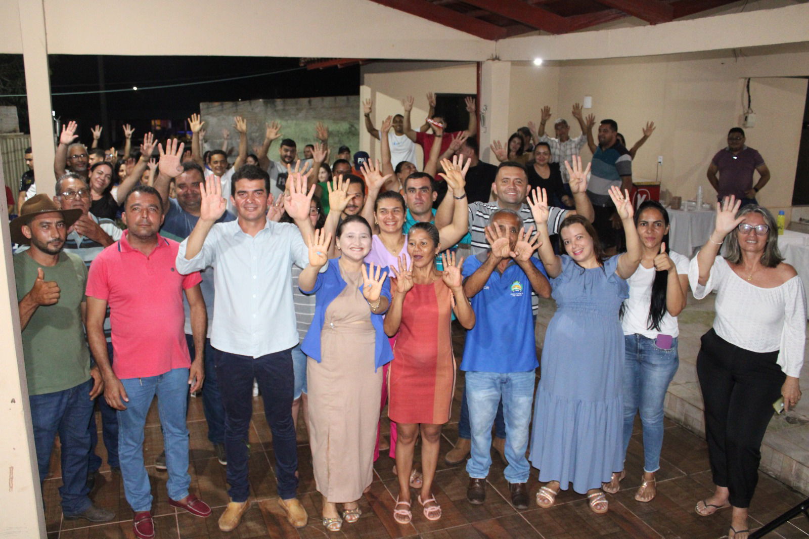 Prefeito e pré-candidato a reeleição irmão Geciran apresenta pré-candidatos a vereadores em Dois Irmãos