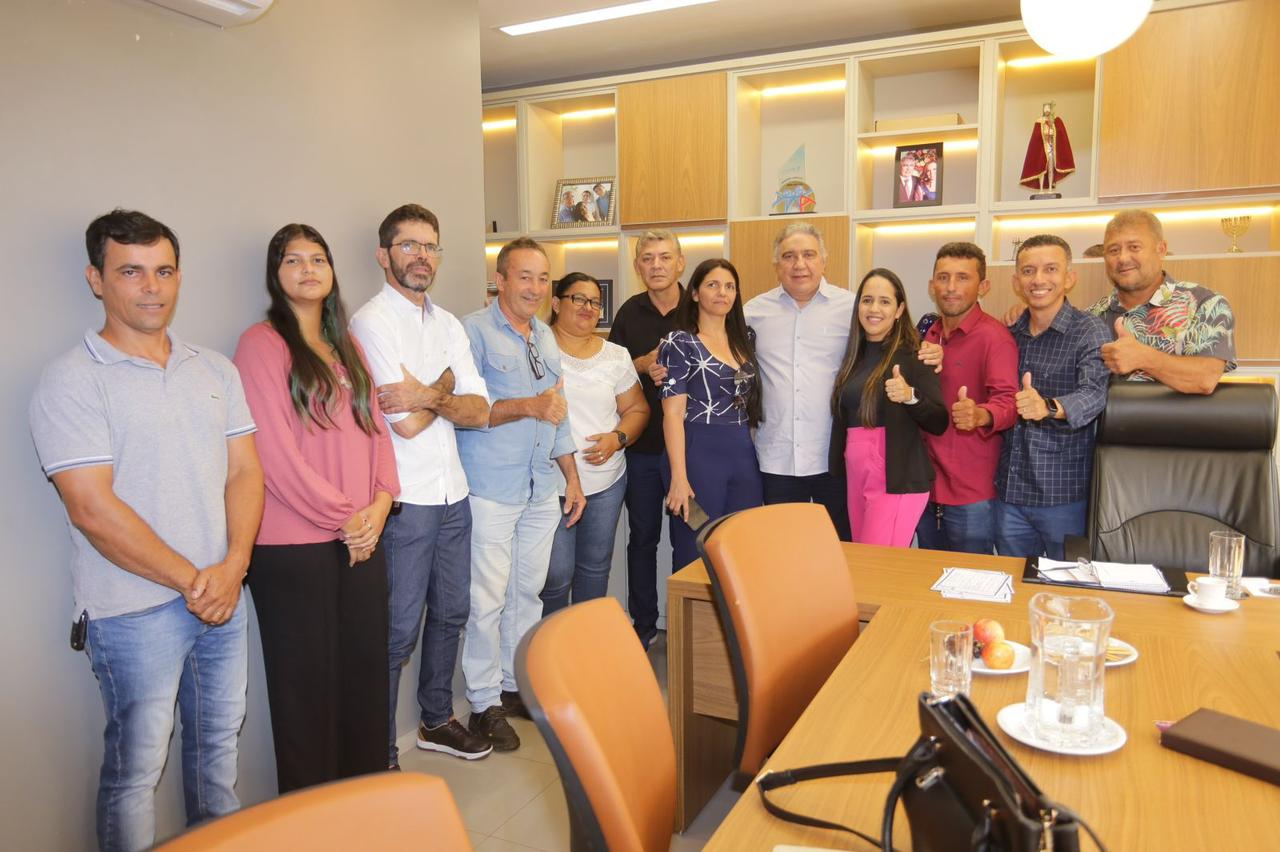O Vice-Governador e atual Presidente Estadual do PDT, Laurez Moreira, filiou 7 Pré-Candidatos a Vereadores pelo PDT em Divinópolis do Tocantins