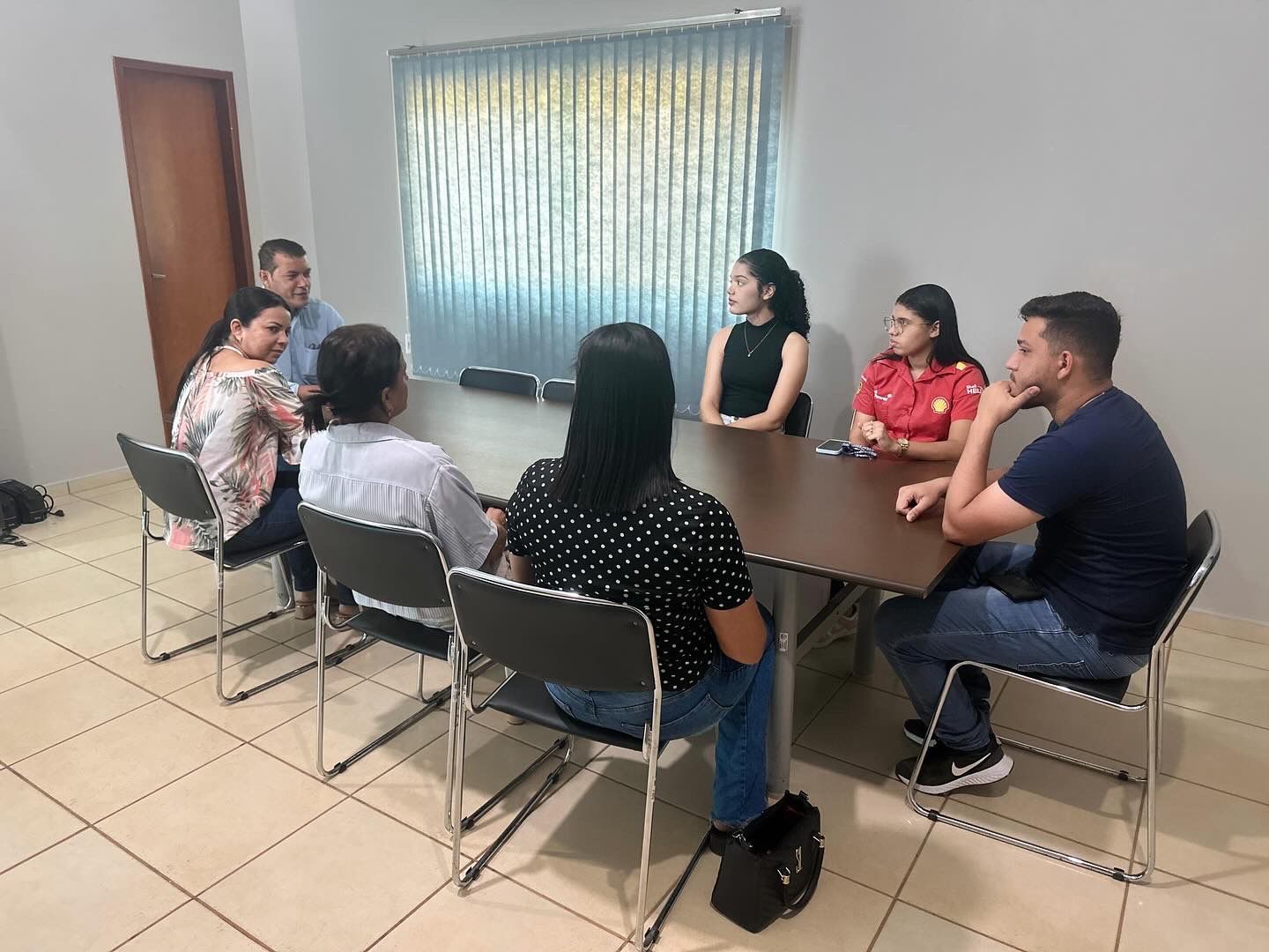 Prefeito Isaías Piagem garante transporte escolar aos universitários de Marianópolis do Tocantins