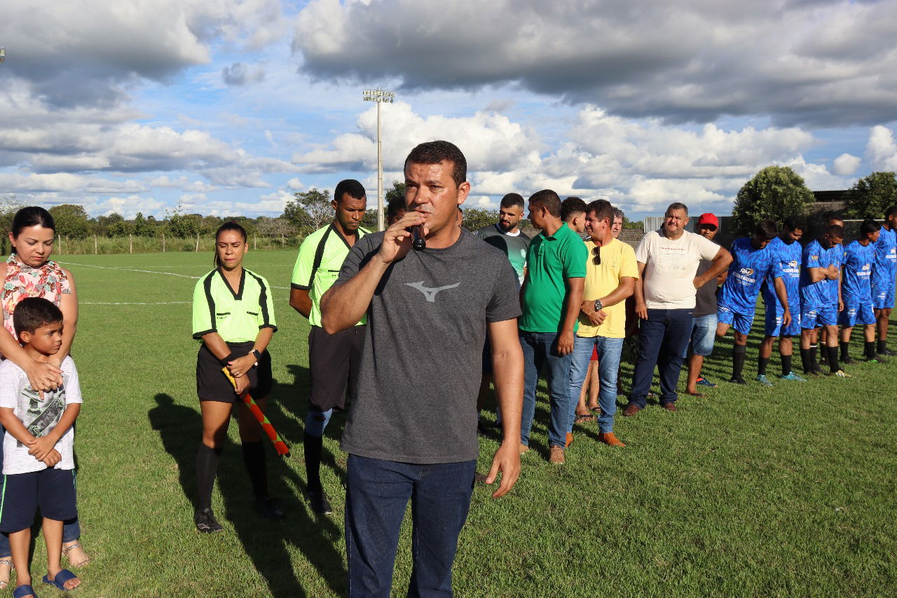 Prefeito Isaías Piagem participa da abertura do Campeonato Municipal de Futebol de Campo de Marianópolis do Tocantins 2024