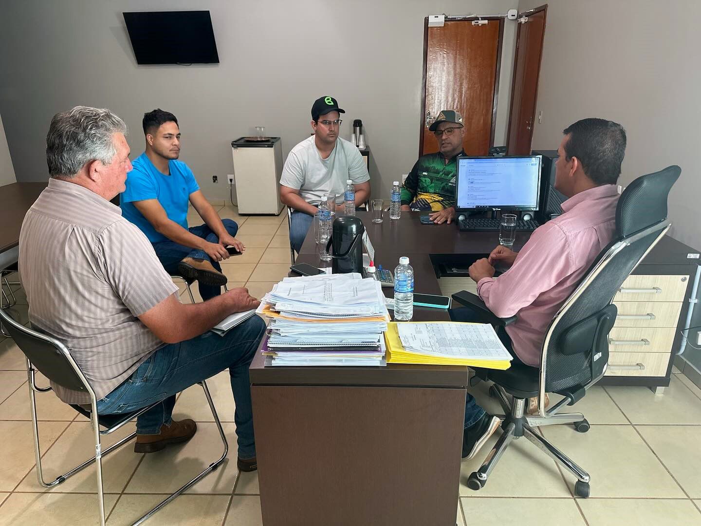 Prefeito Isaías Piagem recebe cúpula do Sindicato Rural de Marianópolis visando à realização da XXII Expoagro