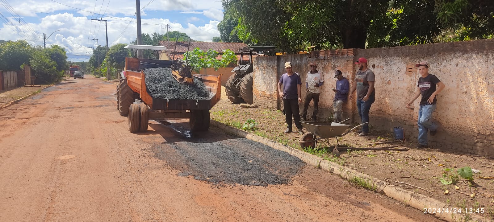 Operação tapa buraco segue corrigindo gargalos em Divinópolis do Tocantins