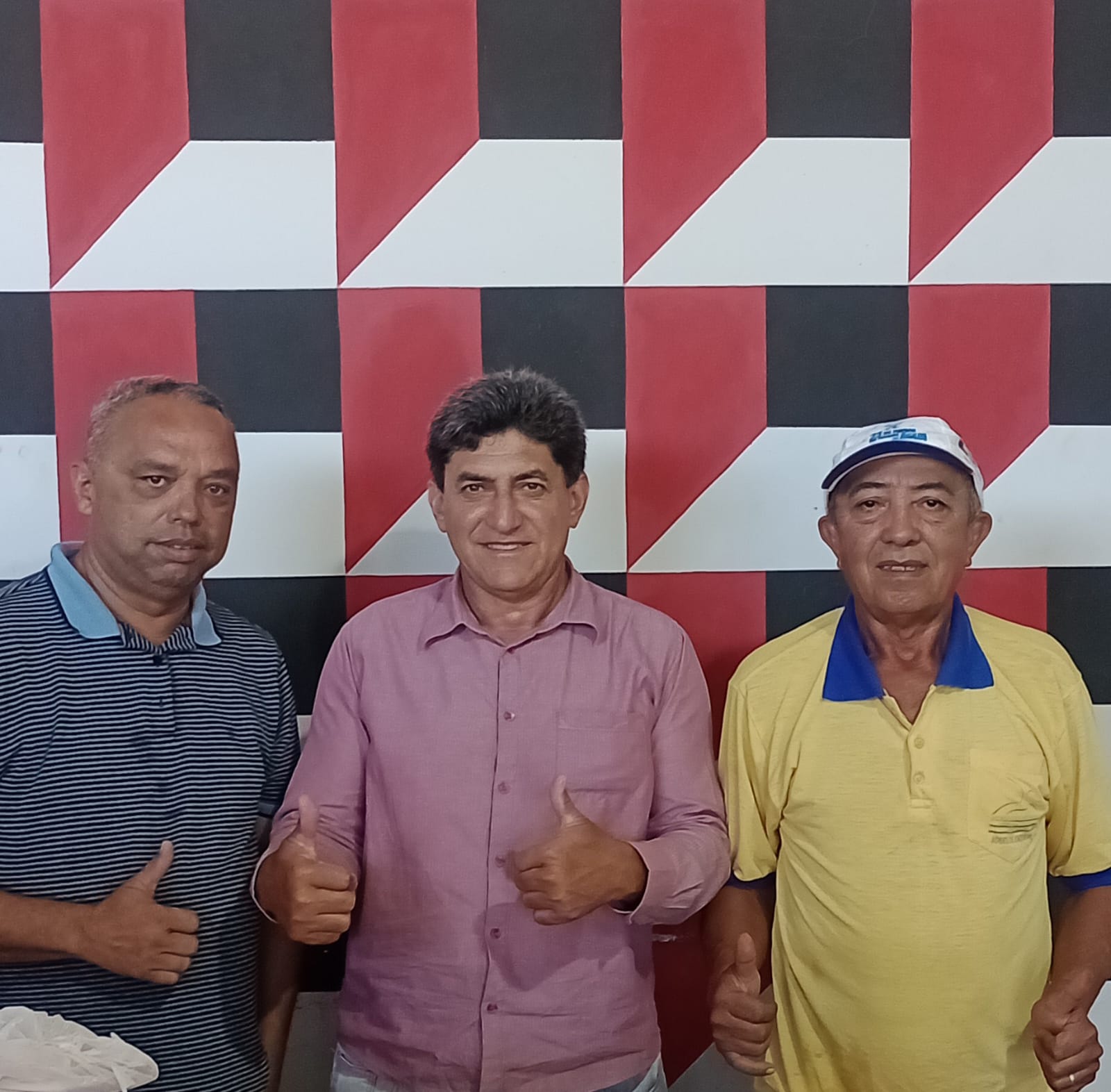 Toni Ferreira, visita o Diretor de Transportes de Divinópolis, Bozó de Sá, acompanhado de Tonim Queiroz