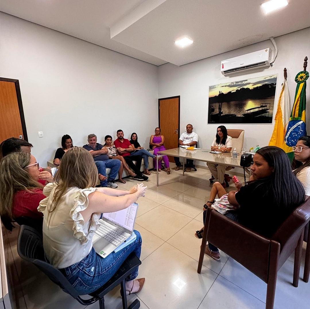 Após retomar mandato Ildislene segue cumprindo agenda e debate com primeiro escalão e assessoria jurídica Lei de Licitação em Caseara