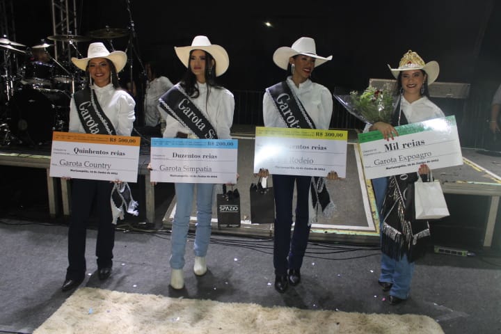 Aos 18 anos de idade Ana Clara Pereira Costa é eleita Garota Expoagro 2024 no Desfile Country de Marianópolis do Tocantins