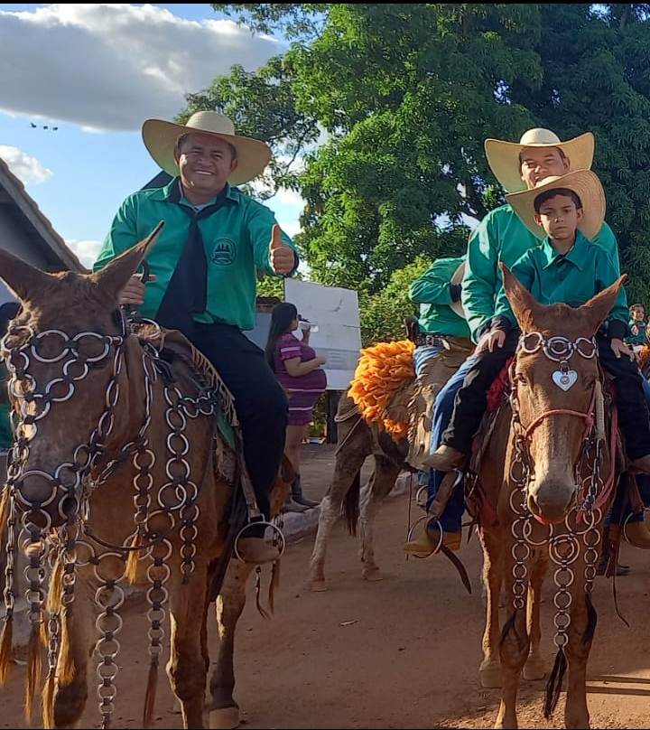 Pré-candidato a prefeito de Marianópolis Ilton Coutinho participa de Cavalgadas