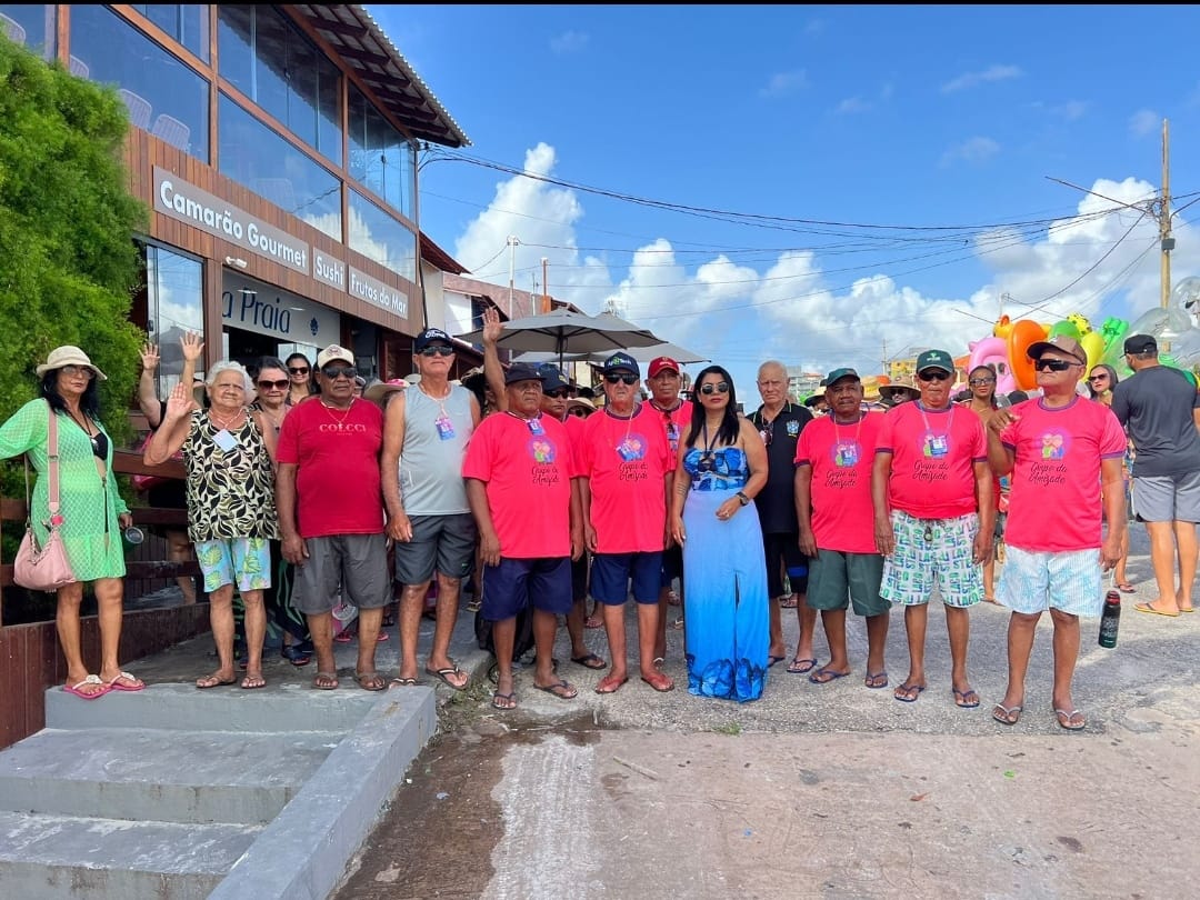 Prefeita Ildislene Santana participa de passeio em Salina no Pará com grupo de idosos de Caseara