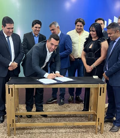 Deputado Gutierres Torquato destaca a importância dos servidores efetivos da Assembleia em solenidade de assinatura de progressão