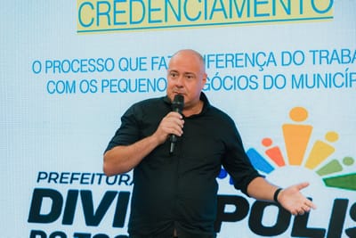 Prefeito de Divinópolis do Tocantins alcança protagonismo ao ministrar palestras em eventos regionais e nacionais após prêmio sobre empreendedorismo