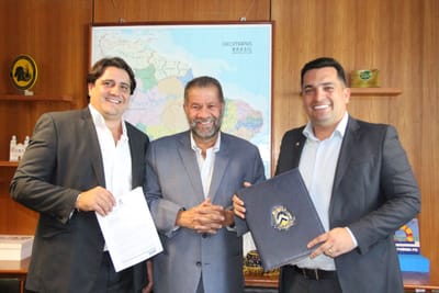 Deputado Gutierres Torquato acompanhado do Deputado Eduardo Fortes solicitam o retorno das perícias médicas e parceria com Governo para central de atendimento no É Pra Já