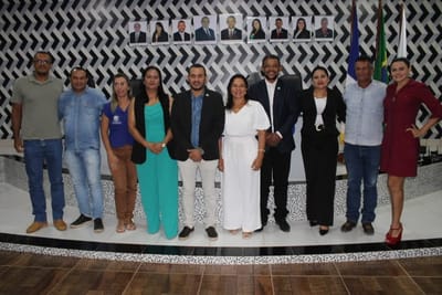 Ex-candidata a prefeita Ângela Maria faz visita surpresa a Sessão Ordinária do legislativo de Divinópolis do Tocantins