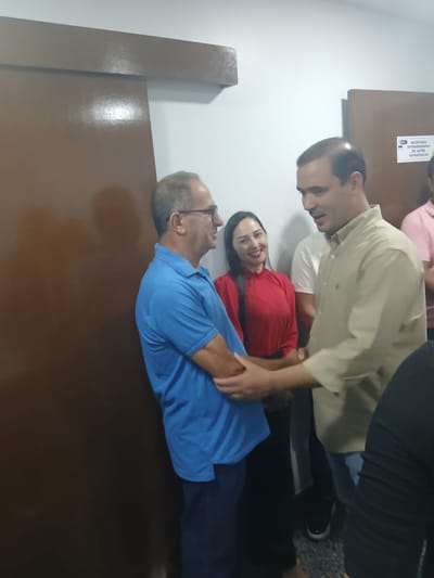 Silvestre é recebido pelo deputado licenciado e secretário Extraordinário de Ações Estratégicas Vicentinho Junior na pré-campanha ao Executivo de Divinópolis