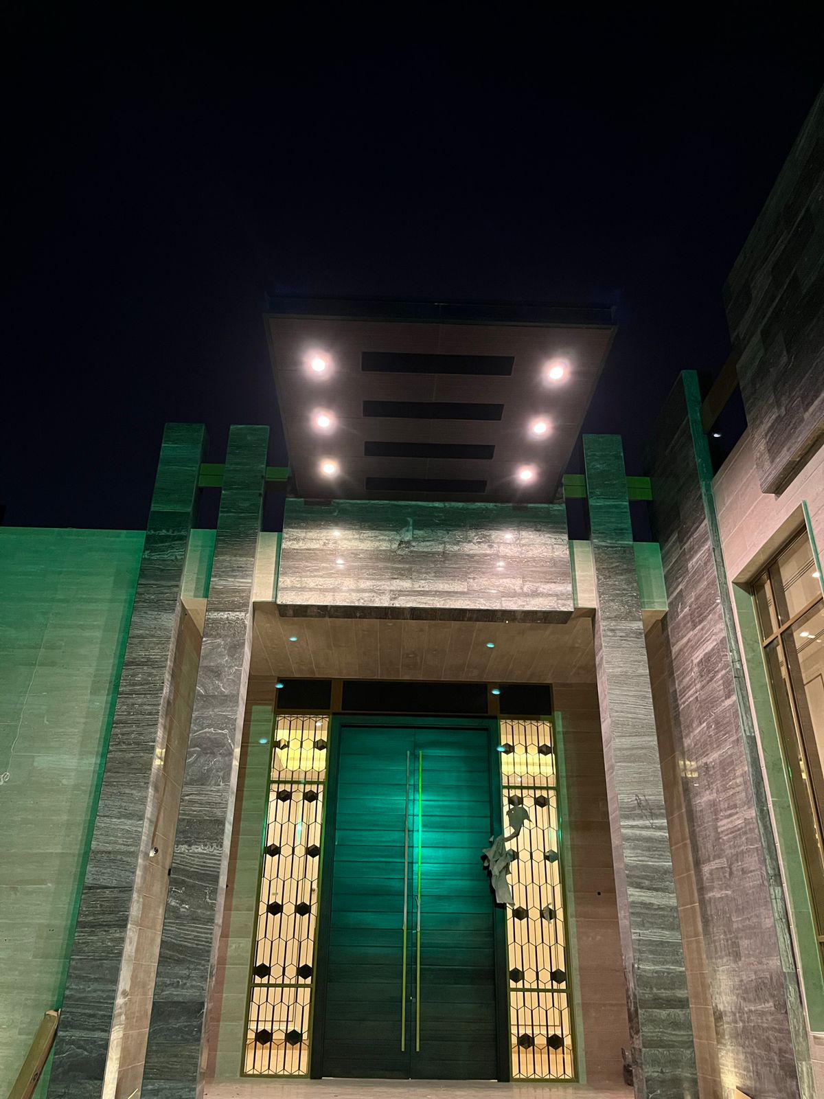 أعمال الديكورات الخارجية