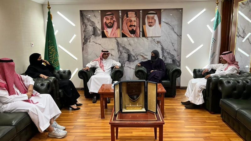 رئيس مجلس الإدارة يزور مدير عام التعليم بمحافظة الطائف