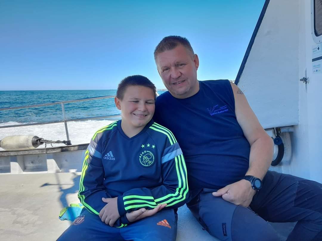 Mirko gaat ze vangen.