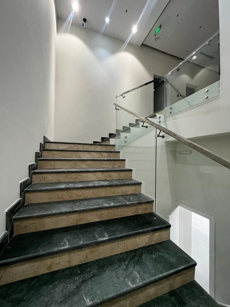 الديكورات الداخلية و الخارجية