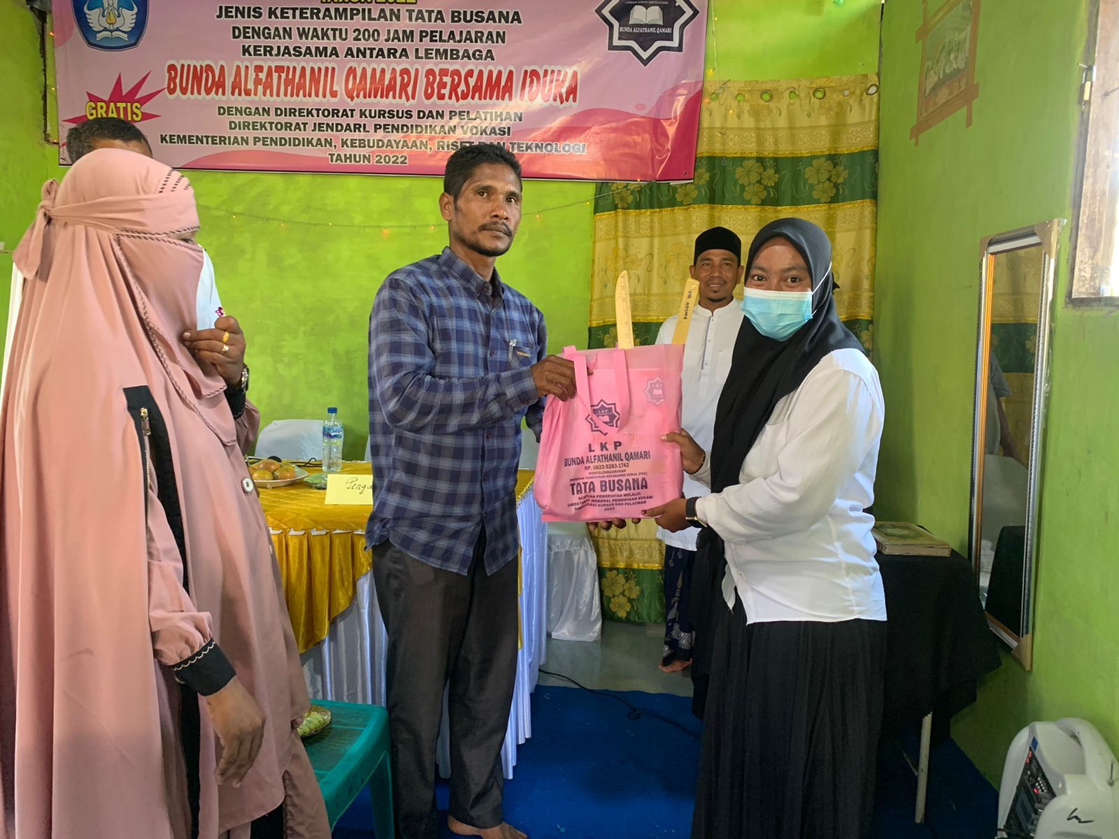 Penyerahan Peralatan 
