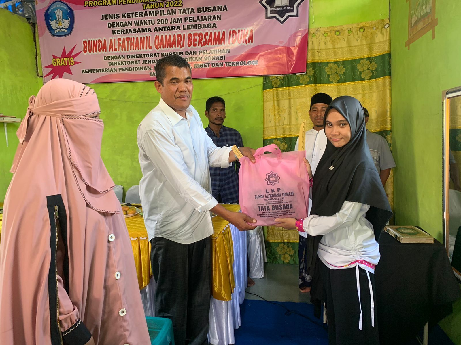 Penyerahan Peralatan 