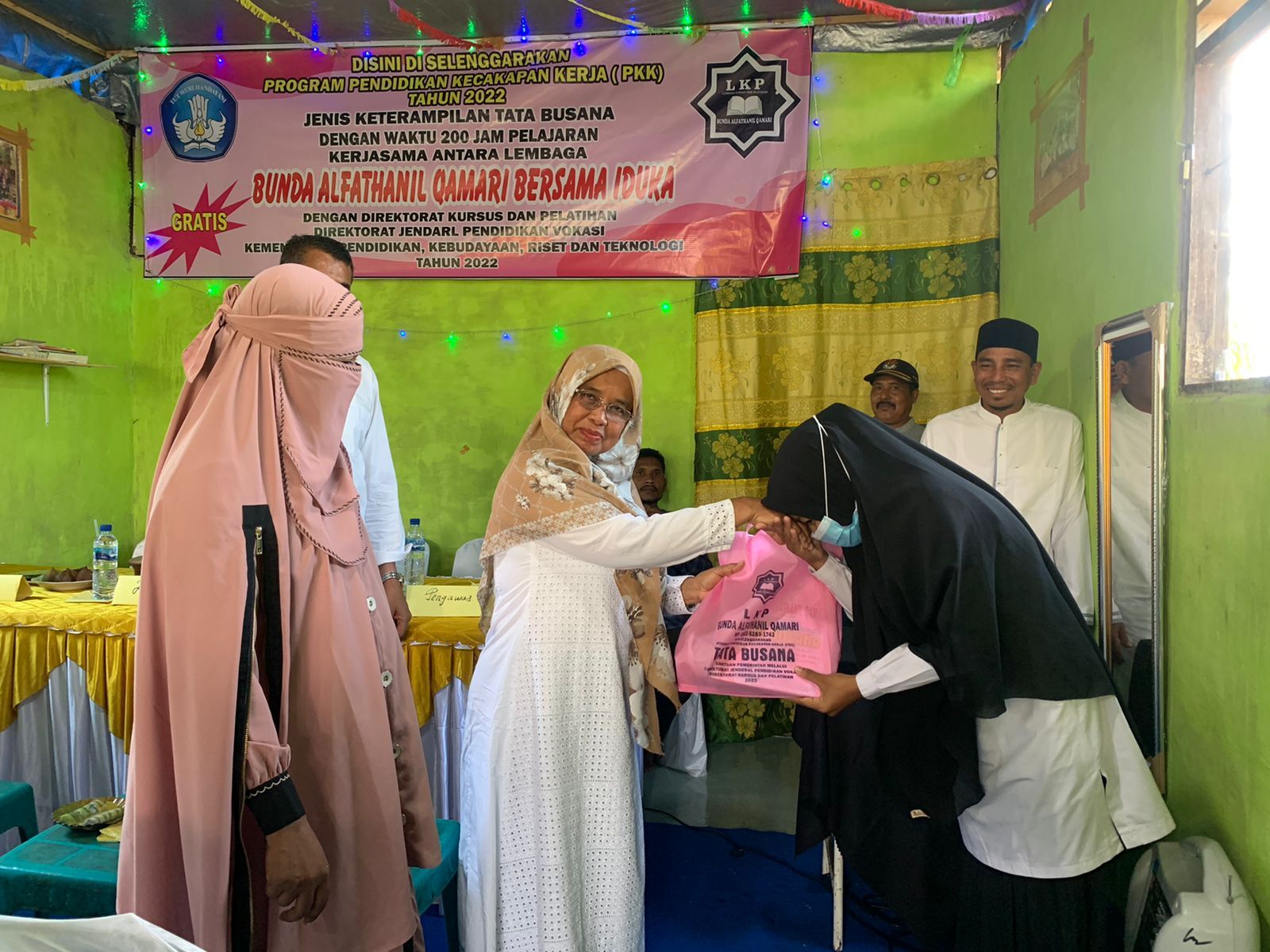 Penyerahan Peralatan 