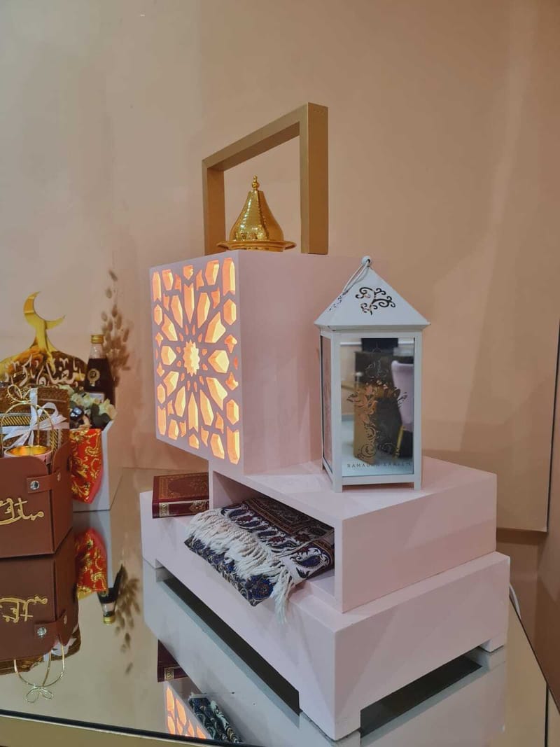 Ramadan gift stand