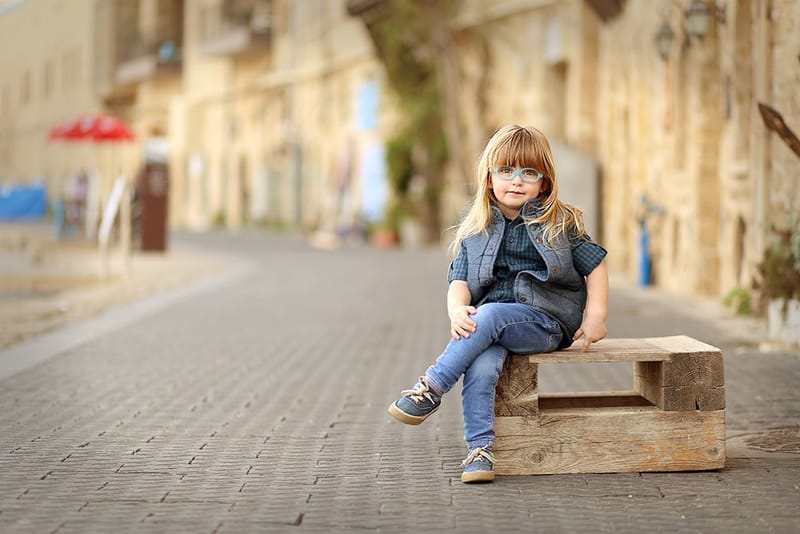 גיל 3 כמה מרגש! הרגע שבו הקטנצ'יק הופך לגברבר קטן, מסופר. והשיער?! לפחות יישארו לנו בתמונות למזכרת.