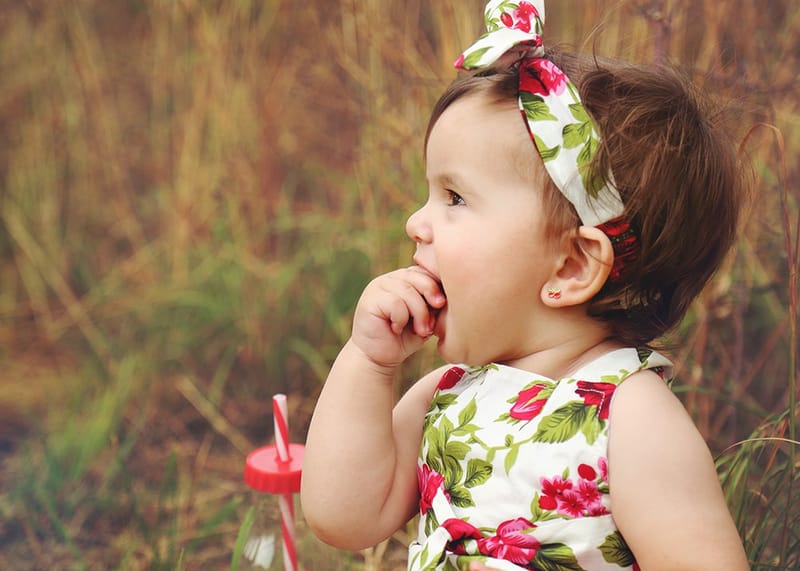 איזה גיל מדהים לצילומים! יום הולדת ראשון - איך לא, חגיגה?! מומלץ עם עוגה.