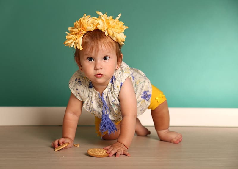 איזה גיל מדהים לצילומים! יום הולדת ראשון - איך לא, חגיגה?! מומלץ עם עוגה.