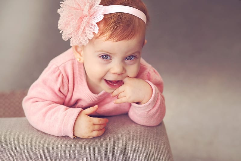 איזה גיל מדהים לצילומים! יום הולדת ראשון - איך לא, חגיגה?! מומלץ עם עוגה.