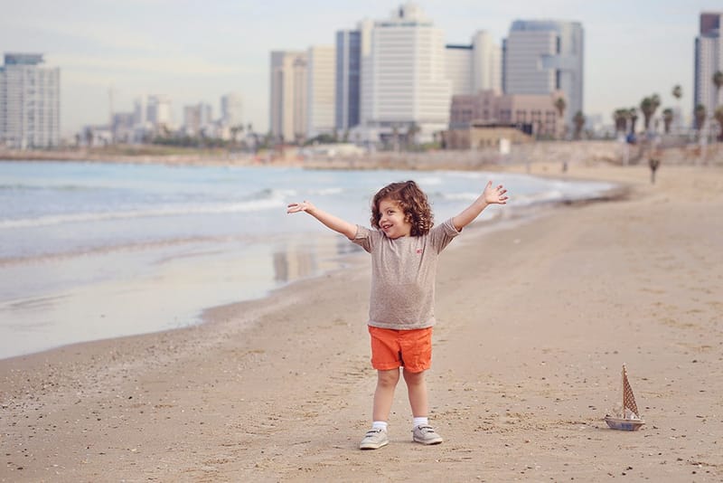 גיל 3 כמה מרגש! הרגע שבו הקטנצ'יק הופך לגברבר קטן, מסופר. והשיער?! לפחות יישארו לנו בתמונות למזכרת.