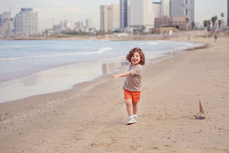 גיל 3 כמה מרגש! הרגע שבו הקטנצ'יק הופך לגברבר קטן, מסופר. והשיער?! לפחות יישארו לנו בתמונות למזכרת.