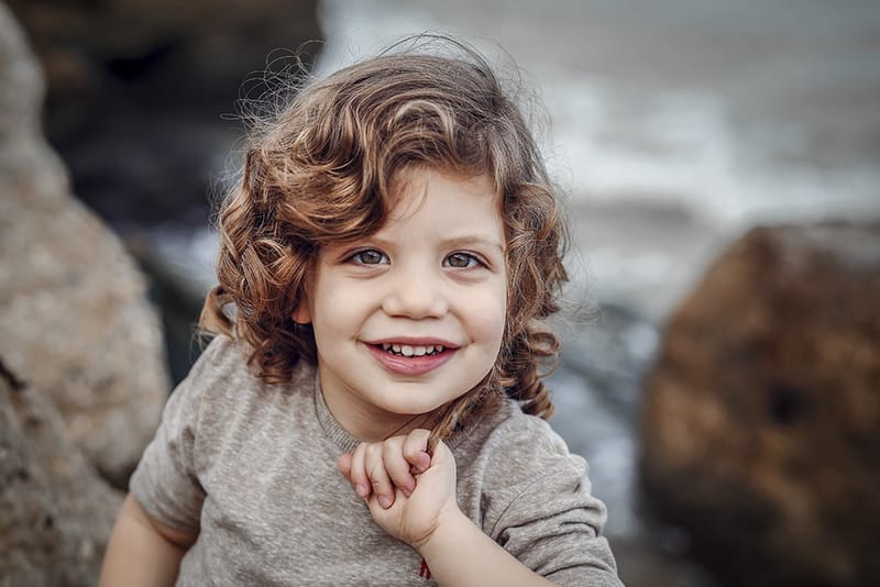 גיל 3 כמה מרגש! הרגע שבו הקטנצ'יק הופך לגברבר קטן, מסופר. והשיער?! לפחות יישארו לנו בתמונות למזכרת.