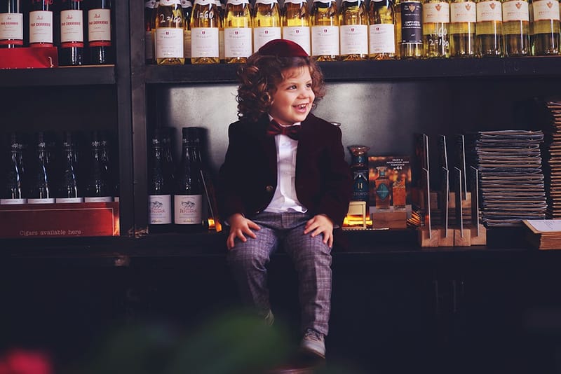 גיל 3 כמה מרגש! הרגע שבו הקטנצ'יק הופך לגברבר קטן, מסופר. והשיער?! לפחות יישארו לנו בתמונות למזכרת.