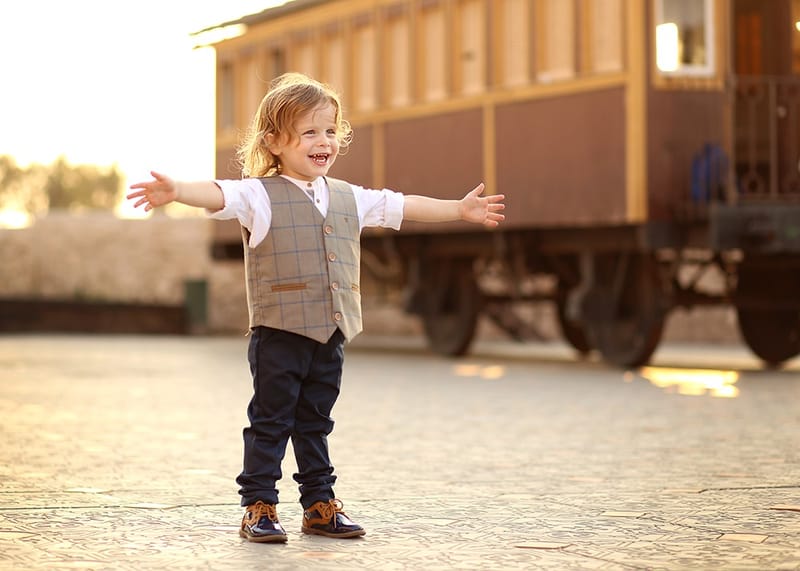 גיל 3 כמה מרגש! הרגע שבו הקטנצ'יק הופך לגברבר קטן, מסופר. והשיער?! לפחות יישארו לנו בתמונות למזכרת.