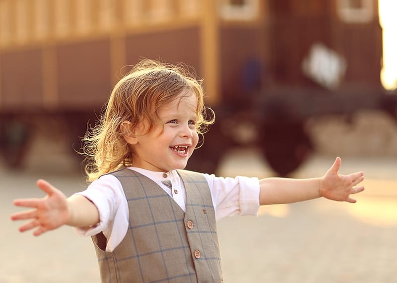 גיל 3 כמה מרגש! הרגע שבו הקטנצ'יק הופך לגברבר קטן, מסופר. והשיער?! לפחות יישארו לנו בתמונות למזכרת.