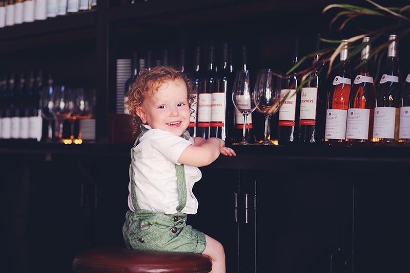 גיל 3 כמה מרגש! הרגע שבו הקטנצ'יק הופך לגברבר קטן, מסופר. והשיער?! לפחות יישארו לנו בתמונות למזכרת.